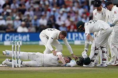 'கிரிக்கெட் வரலாற்றில் முதன்முறையாக' போட்டியின் நடுவே இடம்பிடித்த முழுநேர மாற்று வீரர்!