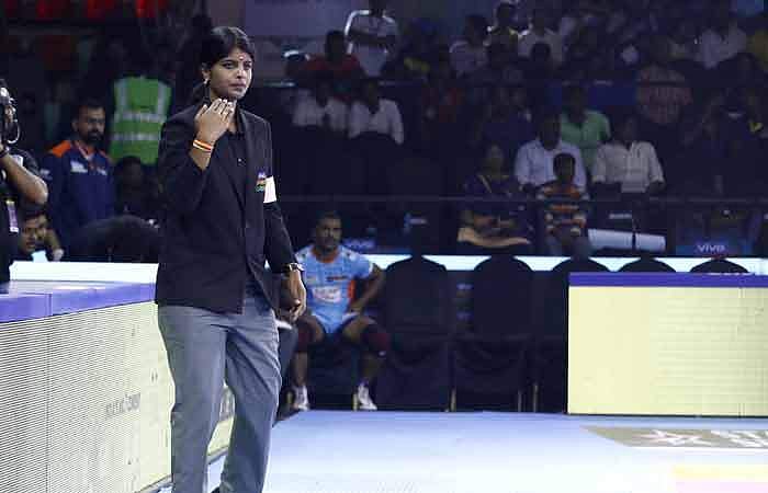 புரோ கபடி லீக் போட்டிகளில் அசத்தும் தமிழக பெண் நடுவர்