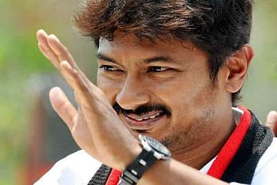 பேனர்களை புறந்தள்ளுவதில் திமுக இளைஞர் அணியினர் முன்மாதிரியாக திகழ வேண்டும்: உதயநிதி