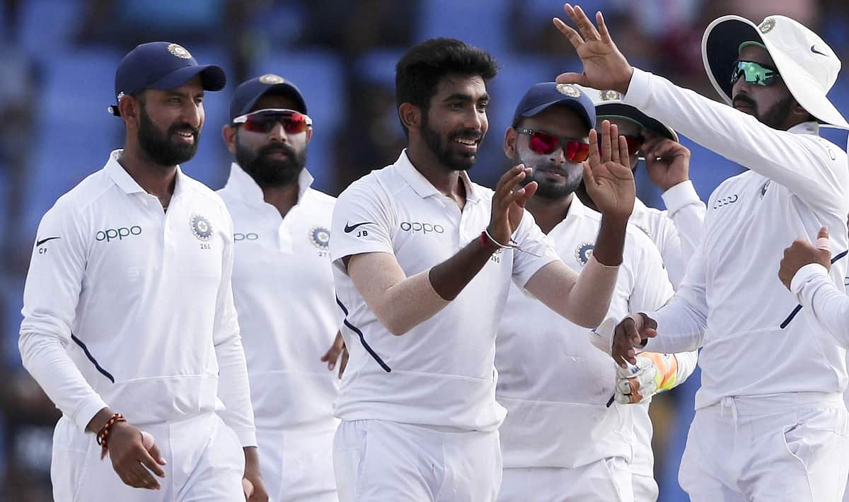 பறந்த ஸ்டம்புகள்: பும்ராவின் அசத்தல் பந்துவீச்சின் விடியோ!