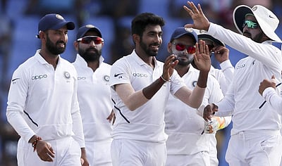 பறந்த ஸ்டம்புகள்: பும்ராவின் அசத்தல் பந்துவீச்சின் விடியோ!