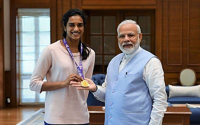 மோடியிடம் வாழ்த்து பெற்ற பி.வி.சிந்து