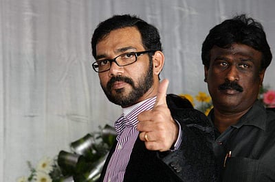 காவலர்களின் அவமதிப்புச் செயலுக்கு இயக்குநர் ரமணாவிடம் வருத்தம் தெரிவித்த காவல் அதிகாரிகள்!