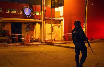 மெக்ஸிகோ கேளிக்கை விடுதி தீவிபத்து: பலி எண்ணிக்கை 26ஆக உயர்வு | Mexico Bar attack 