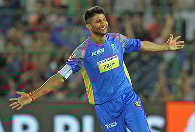 கே. கெளதம் அற்புதமான பந்துவீச்சு: வெற்றி முனைப்பில் இந்திய ஏ அணி! (விடியோ)