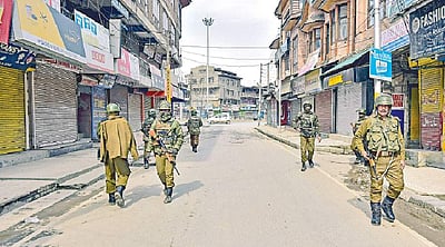 காஷ்மீர் விவகாரம்: நாளை அவசரமாகக் கூடுகிறது பாகிஸ்தான் நாடாளுமன்றம் 