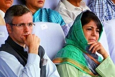 காஷ்மீர் விவகாரம்: முன்னாள் முதல்வர்கள் இருவர் கைது 