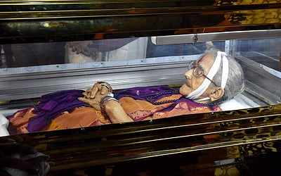 நடிகர் ஒய் ஜி மகேந்திரனின் தாயார் மறைவு