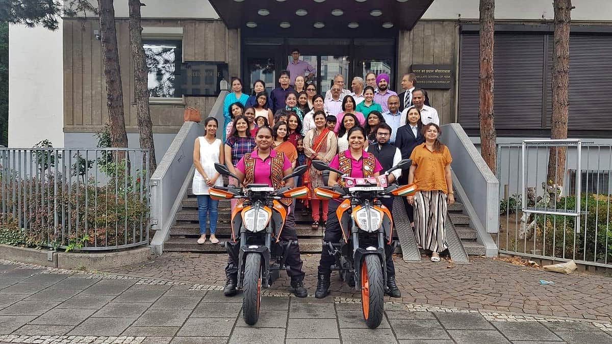 பெண்ணின் பெருமை போற்றும் 'பைக்கிங் குயின்ஸ்'