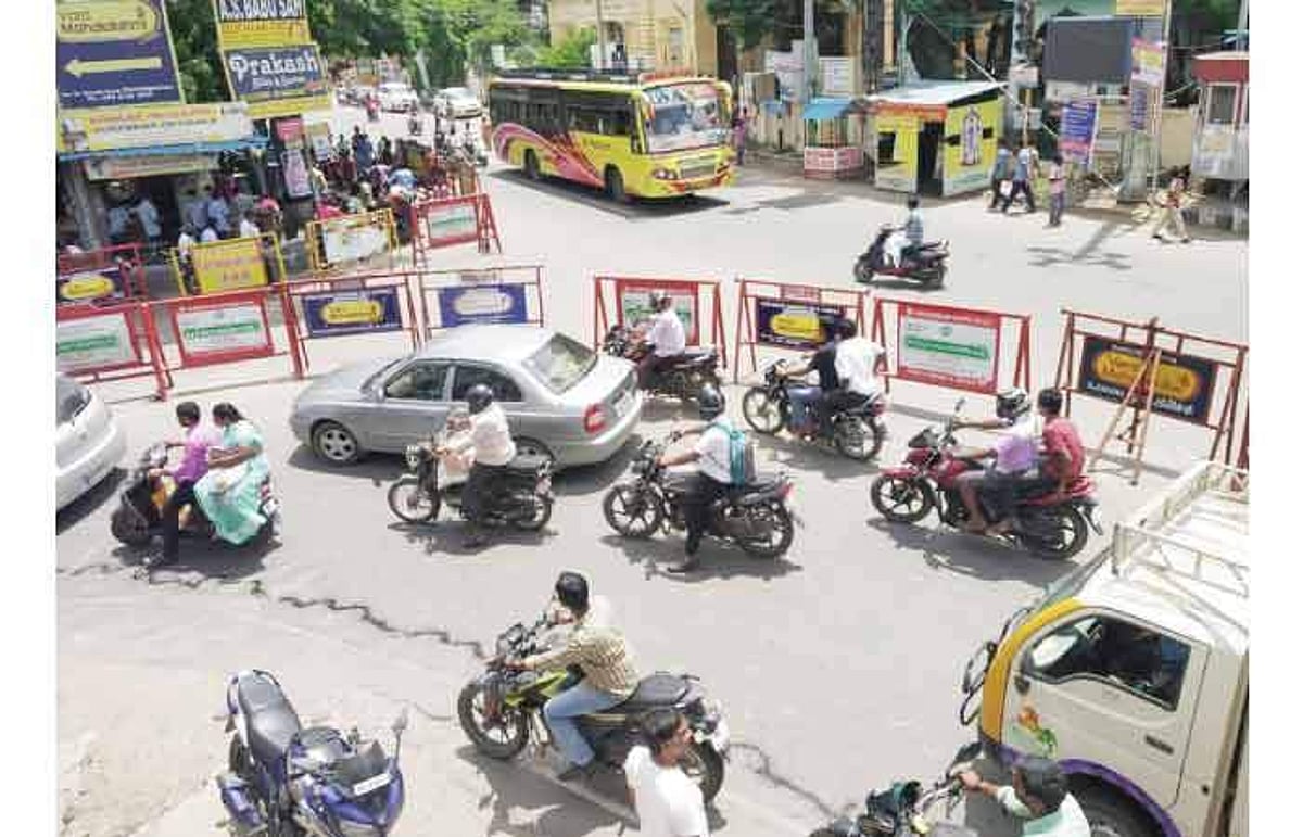 மூங்கில் மண்டப சாலையில் மேம்பாலம் அமைக்கக் கோரிக்கை