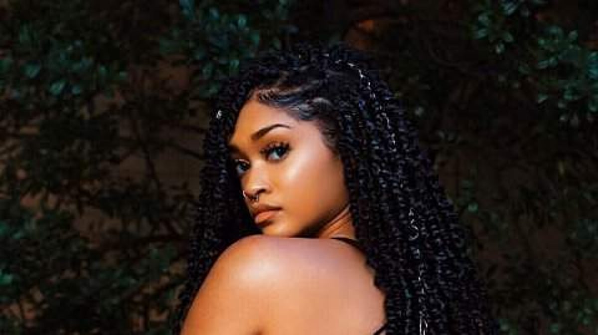 ‘சிக்கன் சூப்பரோ சூப்பர்’ புகழ்ந்த பெண்ணுக்கு வாழ்நாள் முழுக்க அன்லிமிடெட் ஃப்ரீ சிக்கன்!