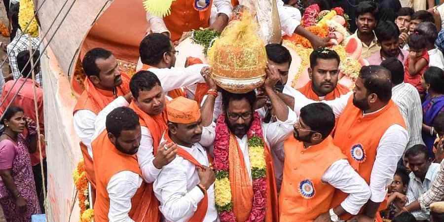 ரூ.17.6 லட்சத்துக்கு ஏலம் போன லட்டு? எங்கே? எப்படி?