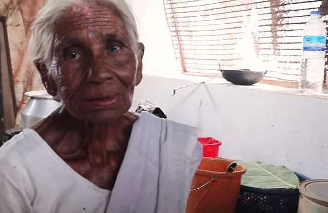 கடந்த 30 வருடங்களாக ஒரு ரூபாய்க்கு இட்லி விற்கும் கமலா பாட்டி! குவியும் பாராட்டுகளும், ஆதரவுகளும்..