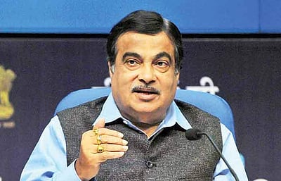 சமூகத்தின் வளர்ச்சியை இடஒதுக்கீடு மட்டுமே உறுதிப்படுத்துவதில்லை:  நிதின் கட்கரி