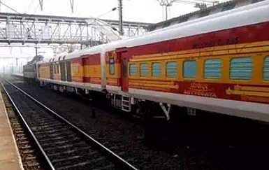 பனிமூட்டம் காரணமாக தில்லி செல்லும் 26 ரயில்கள் தாமதம்