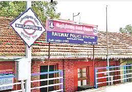 காவலர்கள் பற்றாக்குறை: கேள்விக்குறியாகும் ரயில் நிலையப் பாதுகாப்பு?