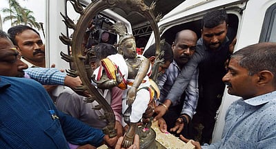 மீட்கப்பட்ட கல்லிடைக்குறிச்சி பஞ்சலோக நடராஜர் சிலை