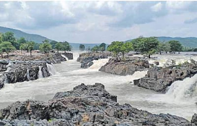 ஒகேனக்கல்லுக்கு நீர்வரத்து 20 ஆயிரம் கன அடியாகக் குறைவு