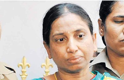 ஐமபத்தொரு நாட்கள் பரோல் முடிந்து சிறைக்குத் திரும்புகிறார் நளினி 