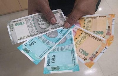 வங்கிக் கணக்கில் தவறாக வரவு வைக்கப்பட்ட ரூ.40 லட்சத்தை செலவு செய்த தம்பதி: என்னம்மா இப்படி பண்றீங்களேம்மா?