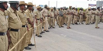 நான் போலீஸ் இல்லை.. பொறுக்கி..? காவல்துறை அலப்பறைகள்!