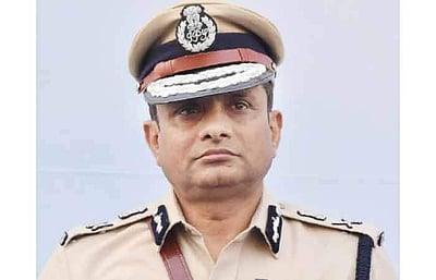 ராஜீவ்குமாரை கைது செய்ய அனுமதி கோரி மேற்கு வங்க நீதிமன்றத்தை அணுகியது சிபிஐ