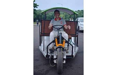 புதிய மின்சார வாகனத்தை உருவாக்கி கரக்பூர் ஐஐடி மாணவர்கள் சாதனை