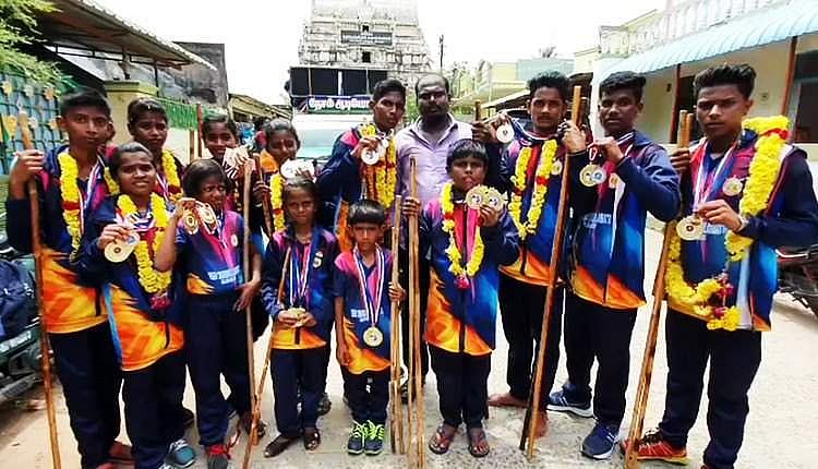 தமிழக வீரர்கள் சிலம்ப போட்டியில் கின்னஸ் சாதனைக்கு தேர்வு