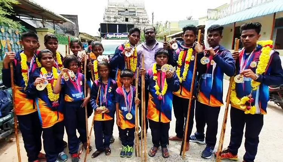 தமிழக வீரர்கள் சிலம்ப போட்டியில் கின்னஸ் சாதனைக்கு தேர்வு