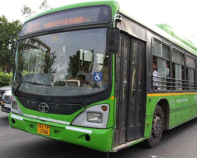 பேருந்து ஓட்டுனரை ஹெல்மெட் போடச்சொன்னால் எப்படி...?