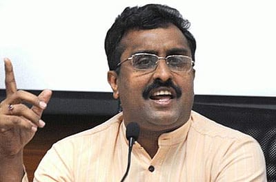 அரசியல் கட்சிகள் மொழியை அரசியலாக்கி பார்க்கின்றன: ராம் மாதவ் சாடல் 