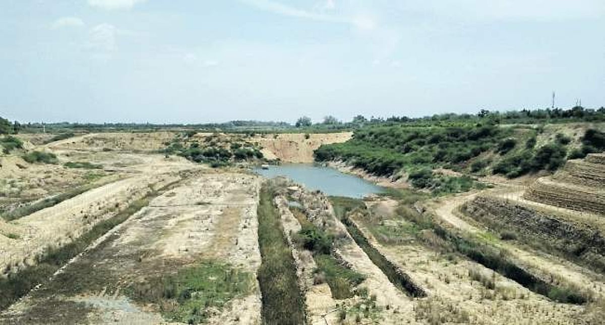 சிமென்ட் ஆலைகளால் கைவிடப்பட்ட சுண்ணாம்புக் கல் சுரங்கங்களை நீர்நிலைகளாக மாற்றக் கோரிக்கை