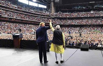 டிரம்ப்புக்கு பிரசாரம் செய்கிறார் மோடி: காங்கிரஸ் விமர்சனம்