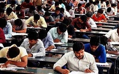 முதுநிலை ஆசிரியர் தேர்வு: 10 மாவட்டங்களில் கூடுதல் பாதுகாப்பு