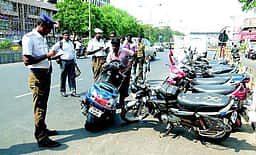 சிறார்கள் கார், இருசக்கர வாகனம் ஓட்டினால் பெற்றோருக்கு ரூ. 25,000 அபராதம்!