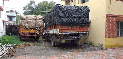 கேரள கழிவுகளை ஏற்றி வந்த லாரிகள் பறிமுதல் - உரிமங்களை ரத்து செய்ய பரிந்துரை