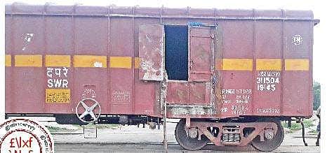 நீடாமங்கலத்தில் மணிக்கணக்கில் தொடரும் போக்குவரத்து நெருக்கடி: தீர்வு எப்போது?