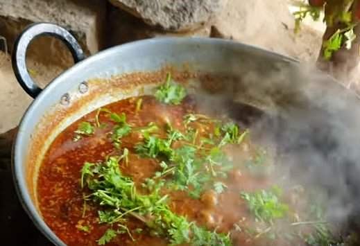 புதுசாத்தான் இருக்கு இந்த கற்றாழைக் காரக் குழம்பு!