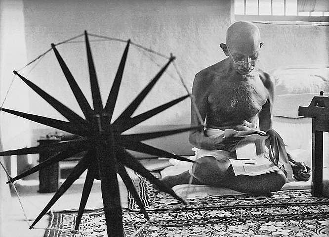 மகாத்மா காந்தி வாசகர் கவிதை பகுதி 1!