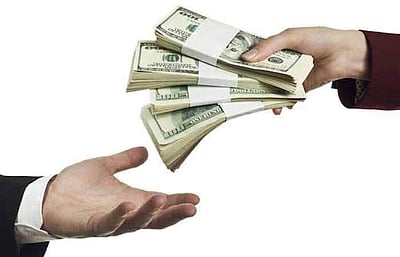 திருநெல்வேலி மாநகராட்சி ஆணையருக்கு லஞ்சம்: ஊழல் தடுப்புப் பிரிவு போலீஸாா் விசாரிக்க உத்தரவு