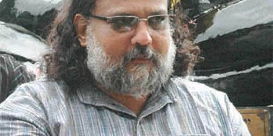 மோடியை நாட்டின் தந்தை என்பதா? கொதிக்கிறார் காந்தியின் கொள்ளுப் பேரன்!