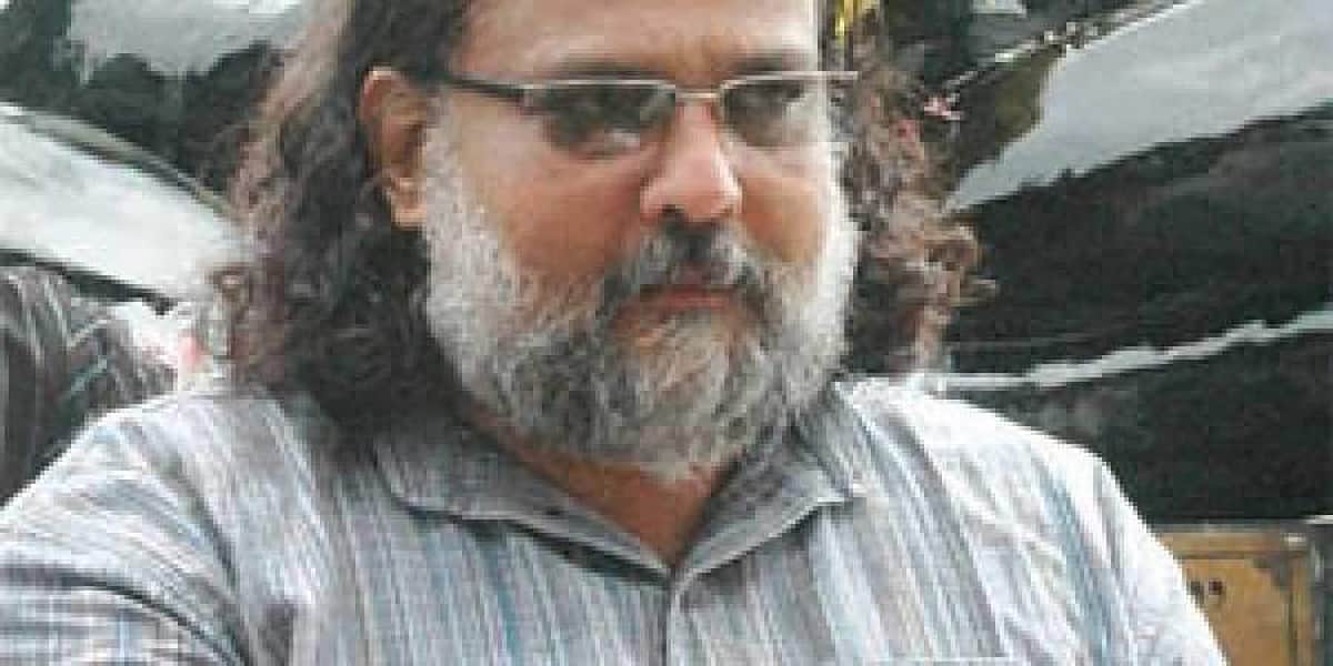 மோடியை நாட்டின் தந்தை என்பதா? கொதிக்கிறார் காந்தியின் கொள்ளுப் பேரன்!