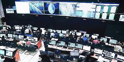 நிலவில் தரையிறங்கும் விக்ரம் லேண்டர் - நேரலை!