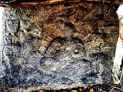 காத்தாடிக்குப்பம் தீப்பாய்ந்தான் கல்: ராஜேந்திர சோழ சோமீர பிச்சி பொக்கன் நினைவுக்கல்