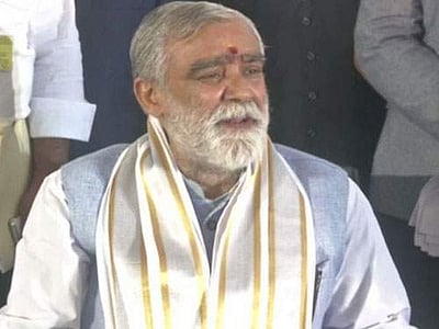 2-ம் தவணை கரோனா தடுப்பூசி செலுத்திக்கொண்டார் மத்திய இணை அமைச்சர் அஸ்வினி குமார் 