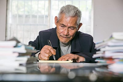 50 ஆண்டுகளுக்கு மேல் கல்விப் பணியில் ஈடுபட்ட கிராம ஆசிரியர்!