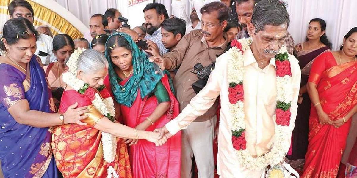 முதியோர் இல்லத்தில் கைகோர்த்த தம்பதி: வரலாற்றில் இது புதிது