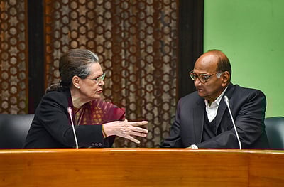 மக்களைத் தவறாக வழிநடத்தும் மோடி - அமித் ஷா: சோனியா காந்தி