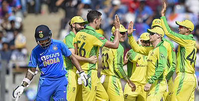 அசத்தும் ஆஸி. பந்துவீச்சாளர்கள்: 33 ஓவர்களில் 5 விக்கெட்டுகளை இழந்து தடுமாறும் இந்திய அணி!