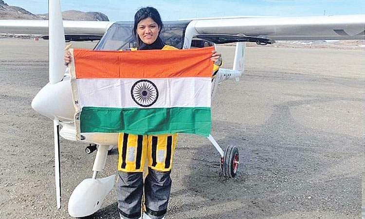 தனியாக விமானம் ஓட்டுவதில் சாதனைப் படைத்தவர்!